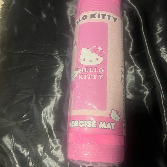 HELLO KITTY exercise mat , NWT - Picture 1 of 8